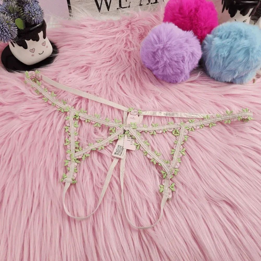 💖 NWT Victoria’s Secret Dream Angels Petals Embroidery V-string M #7271 💖